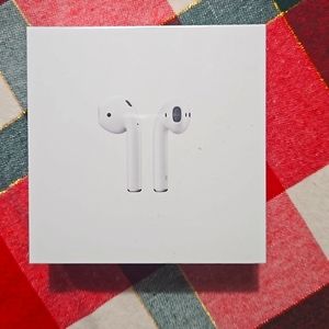 NEW in sealed box! APPLE 2nd generation Airpods